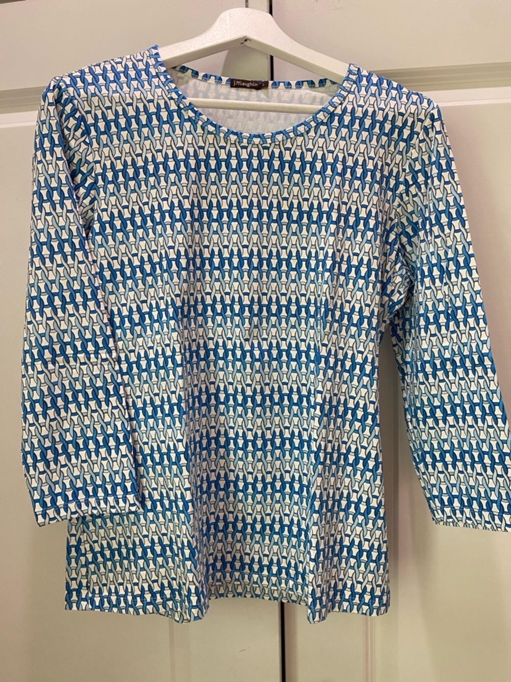 J McLaughlin Sport Chain Link Knot Print Top size L Blue Nautical